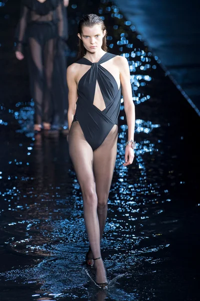 Look 69